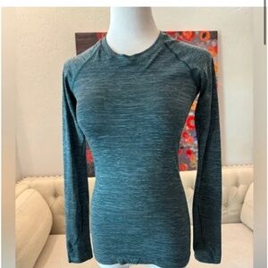 Lululemon Swiftly Tech Long Sleeve 2.0 size 4
